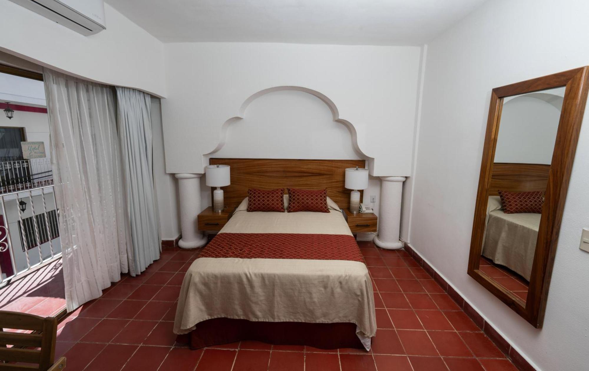 Hotel Encino Malecón Centro Puerto Vallarta Habitación foto